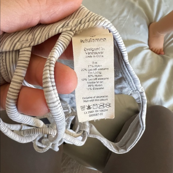 Lululemon Free To Be Bra white stripe Size 8 - Picture 3 of 3